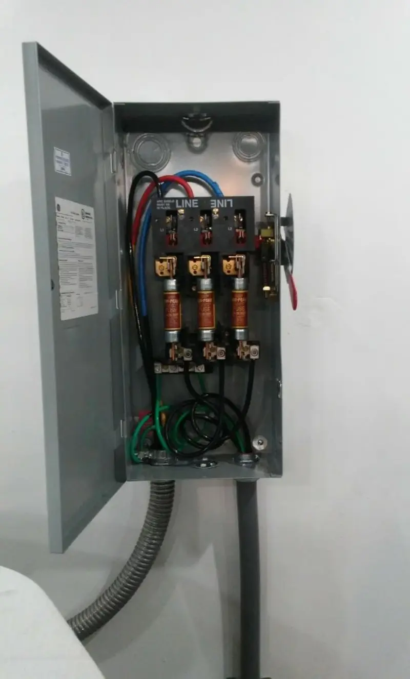 Three-phase disconnect switch installed for Smoke Detector Installation in Camp Hill